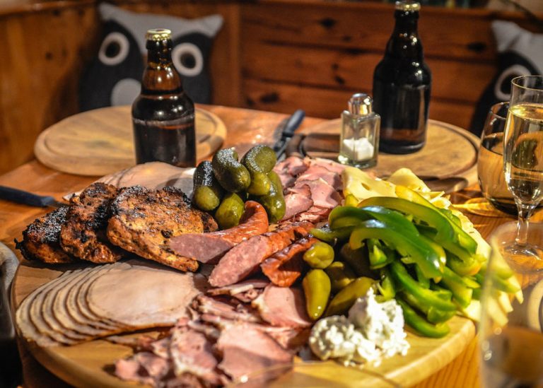 Секреты хранения мясных деликатесов